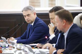 Ministerstwo dementuje informacje. "Nie zawiesiliśmy programu"