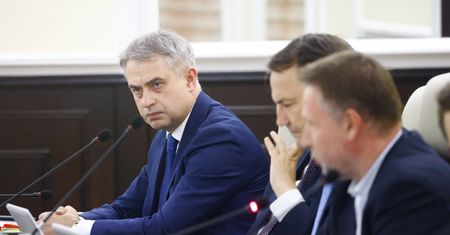 Ministerstwo dementuje informacje. "Nie zawiesiliśmy programu"