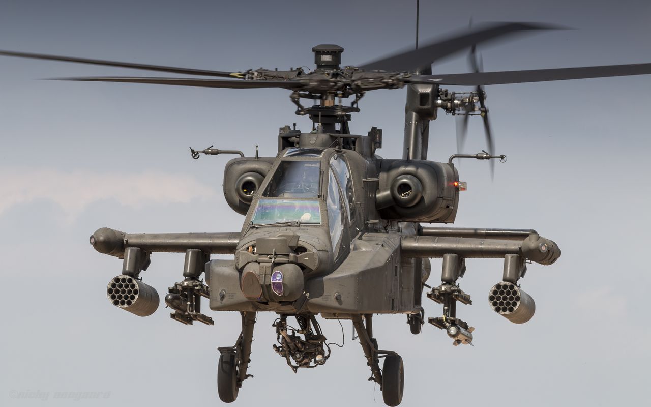 Śmigłowce szturmowe świata. Program Kruk – w poszukiwaniu następcy polskich Mi-24 - Śmigłowiec Boeing AH-64 Apache 