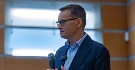 Sondaż CBOS. Na takie poparcie mogłaby liczyć partia Morawieckiego