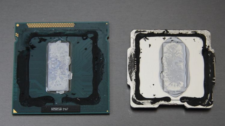 Czy Intel wciska kit (między procesor i heatspreader)? 1