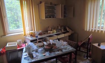 Grupa nastolatków zdemolowała dom. Ich rodzice nie mogli uwierzyć. Policja pokazała nagranie