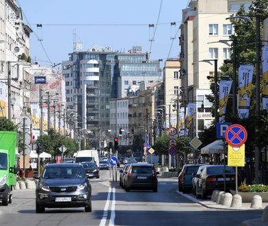 Sprowadzane luksusowe samochody rejestrowali jako wraki