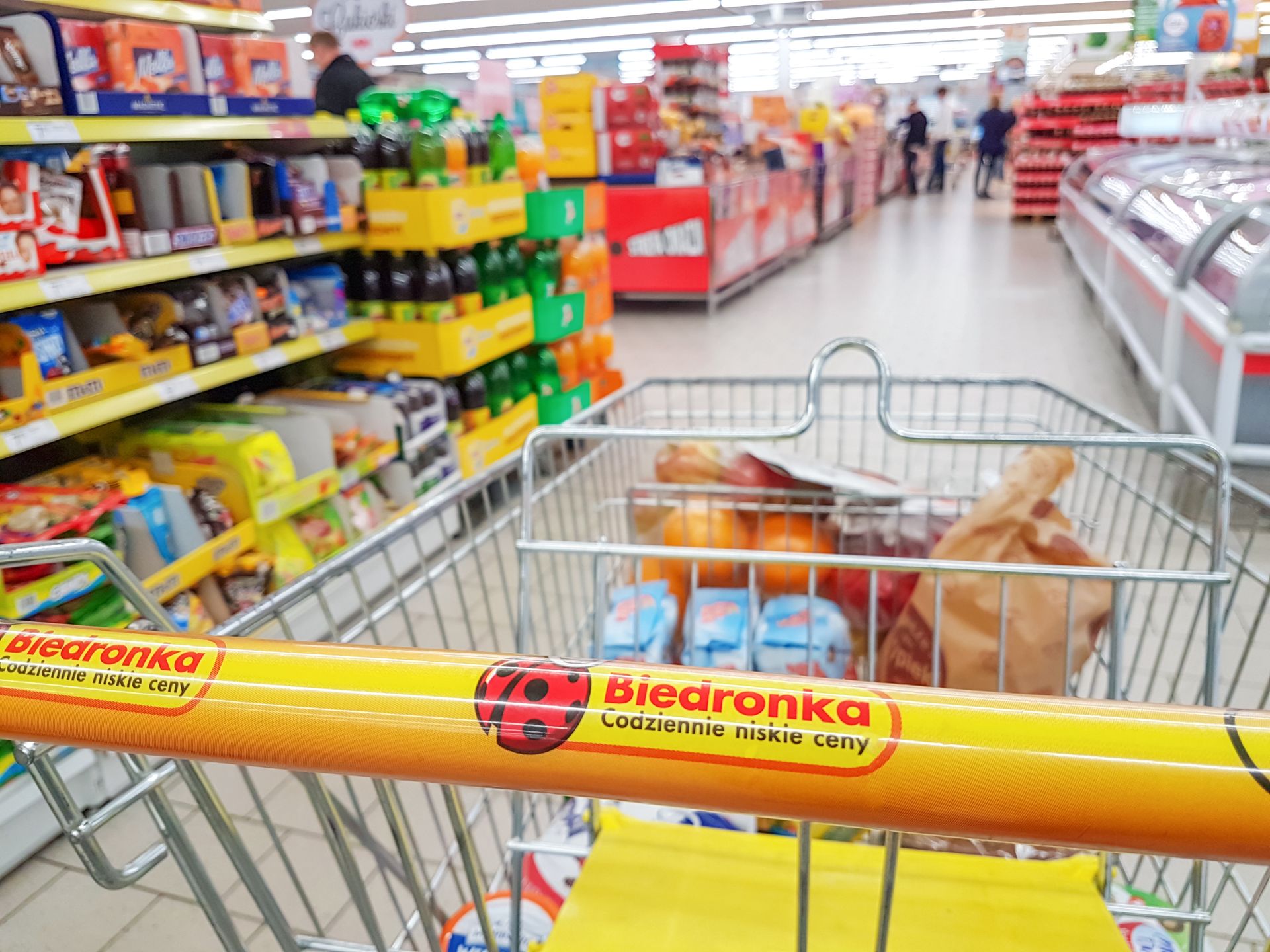 Biedronka testuje usługę pocztową. Współpracuje z Pocztą Polską 
