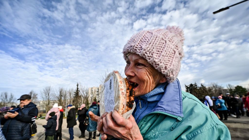 Potok migrantów to jeden problem Ukrainy, kolejnym są  wysiedlenia Ukraińców spowodowane działaniami wojennymi 