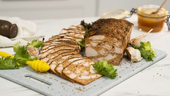 Zamiast kupować, zrób własną. Sklepowa wędlina nie ma z nią najmniejszych szans