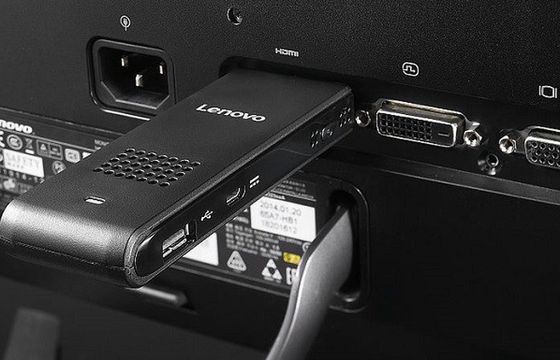 Minikomputer Ideacentre Stick 300 od Lenovo wyglądający jak pendrive