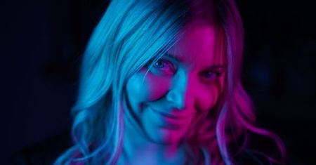 Każdy może stać się ofiarą. Wywiad z Justyną Mazur, autorką podcastu "Piąte: Nie zabijaj"