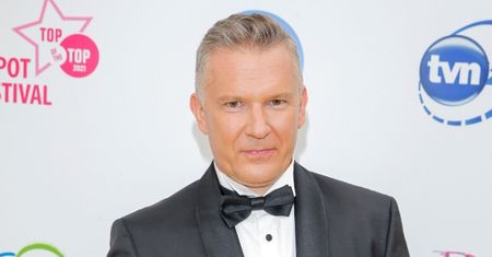 Grzegorz Kajdanowicz zabrał do Sopotu PARTNERKĘ. Pozowali razem na ściance (ZDJĘCIA)