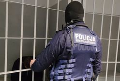 Śląsk. Pobił partnerkę, zdemolował mieszkanie. Domowy oprawca z Siemianowic Śląskich trafił do aresztu