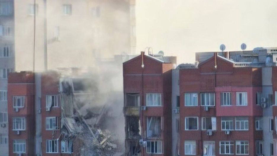 Zniszczenia po rosyjskim ataku w Dnieprze