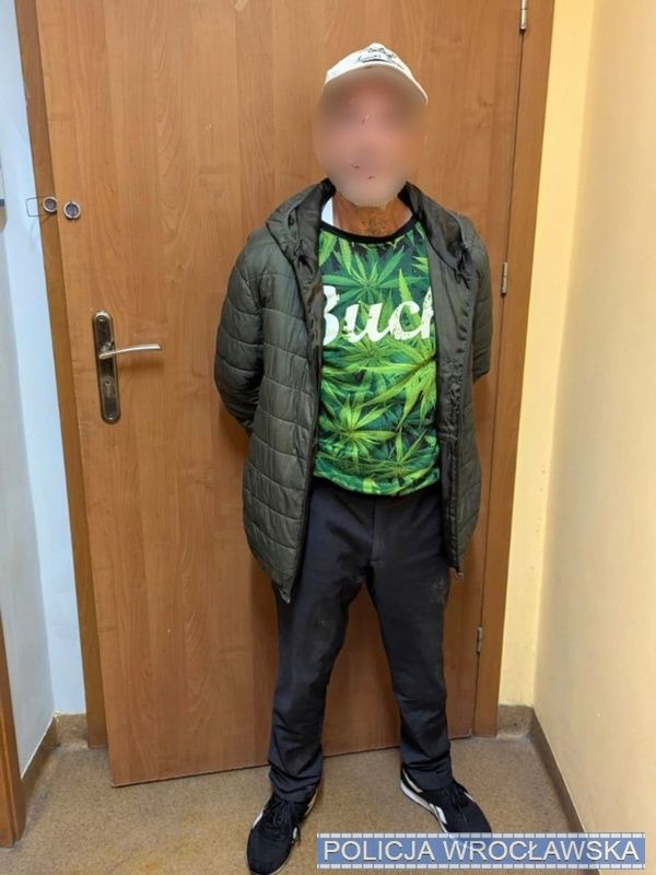 Napadł na mężczyznę w przychodni, a potem miał okradać seniorów "na hydraulika"! 54-latek w rękach policji
