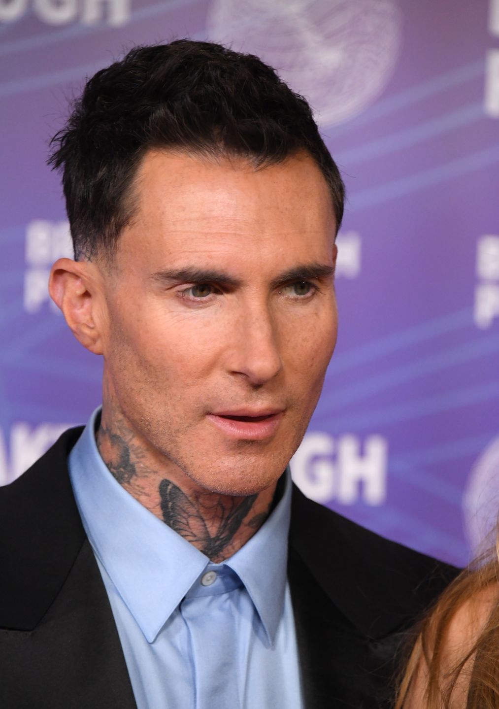 Adam Levine z nową twarzą