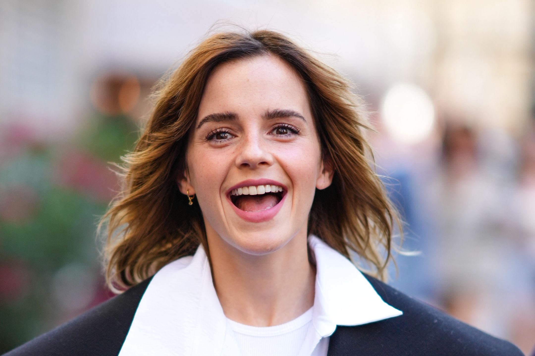 Emma Watson prezentuje krótką fryzurę w kampanii Prady