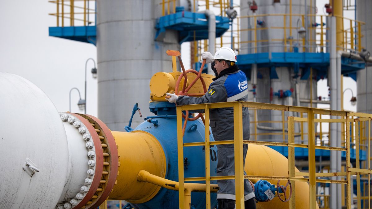 A worker turns a valve wheel at the Kasimovskoye underground gas storage facility, operated by Gazprom PJSC, in Kasimov, Russia, on Wednesday, Nov. 17, 2021. Russia signaled it has little appetite for increasing the natural gas it transits through other territories to Europe as the winter heating season gets underway. Photographer: Andrey Rudakov/Bloomberg via Getty Images