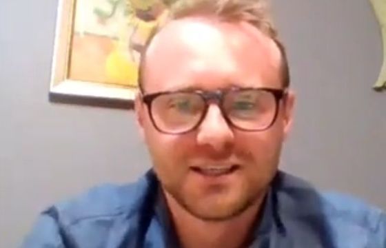 Kacper Sulowski z „Gazety Wyborczej” do „Czarno na białym” TVN24