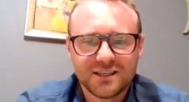 Kacper Sulowski z „Gazety Wyborczej” do „Czarno na białym” TVN24