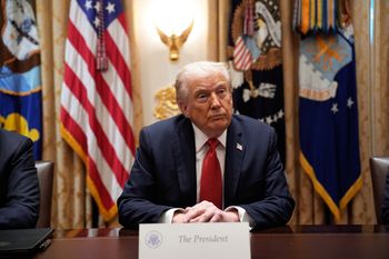 Trump triumfuje w sądzie. Gwardia Narodowa wraca do akcji