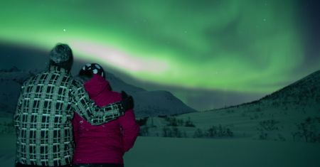 Norwegia. Polacy w poszukiwaniu zorzy polarnej. "To jest zawsze nowy spektakl"