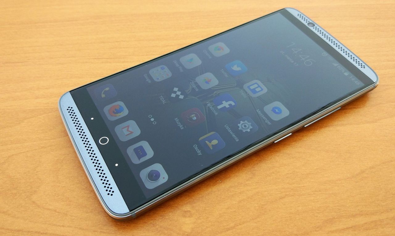 ZTE Axon 7