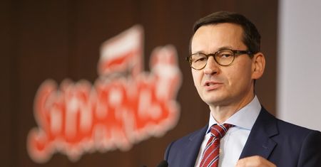 Morawiecki liczy na 'niski i krótkotrwały' spadek PKB w tym roku