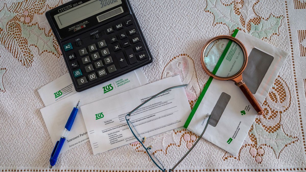 Stock Arkadiusz Zi�?ek
fot: Arkadiusz Ziolek/ East News.   n/z List z ZUSu.
ARKADIUSZ ZIOLEK