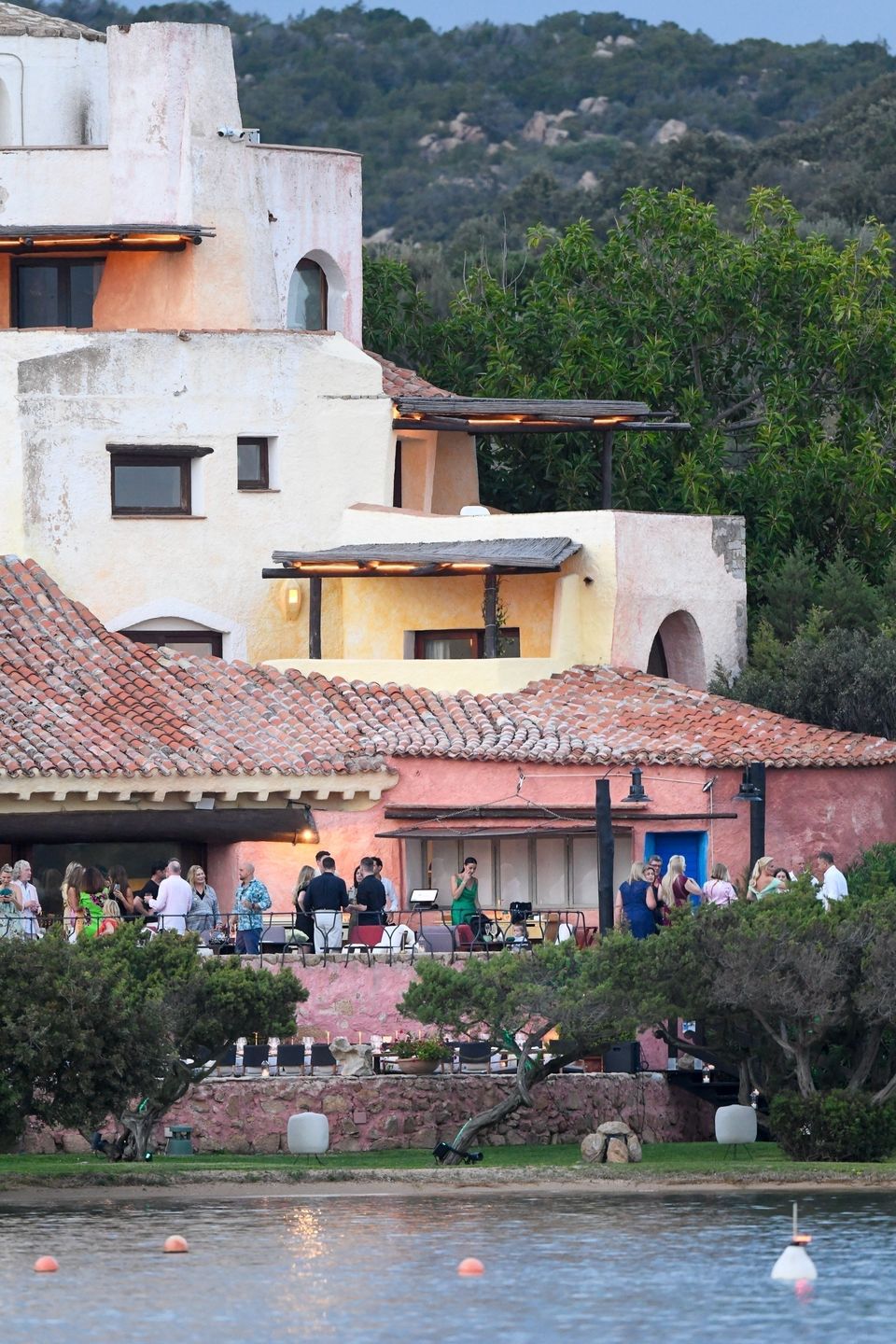 Rebel Wilson i Ramona Agruma na imprezie przedślubnej