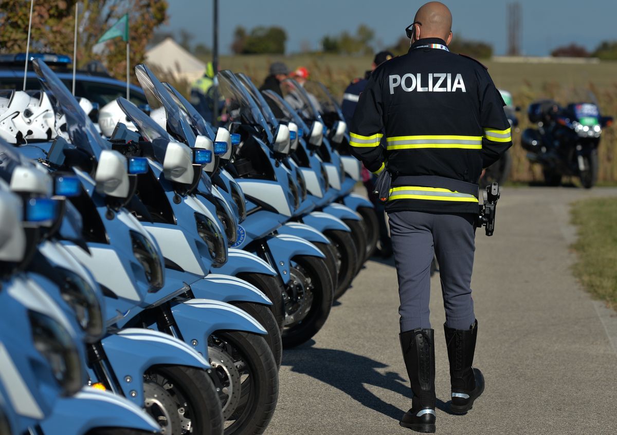 Włoska policja. Zdjęcie ilustracyjne