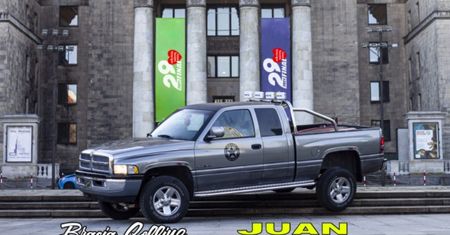 Chcesz być jak Chuck Norris? Samochód Strażnika Teksasu na sprzedaż