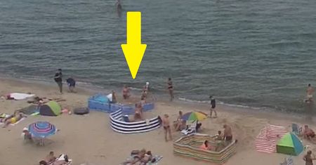 11:53 nad Bałtykiem. Oto co zrobili plażowicze. Tylko spójrzcie