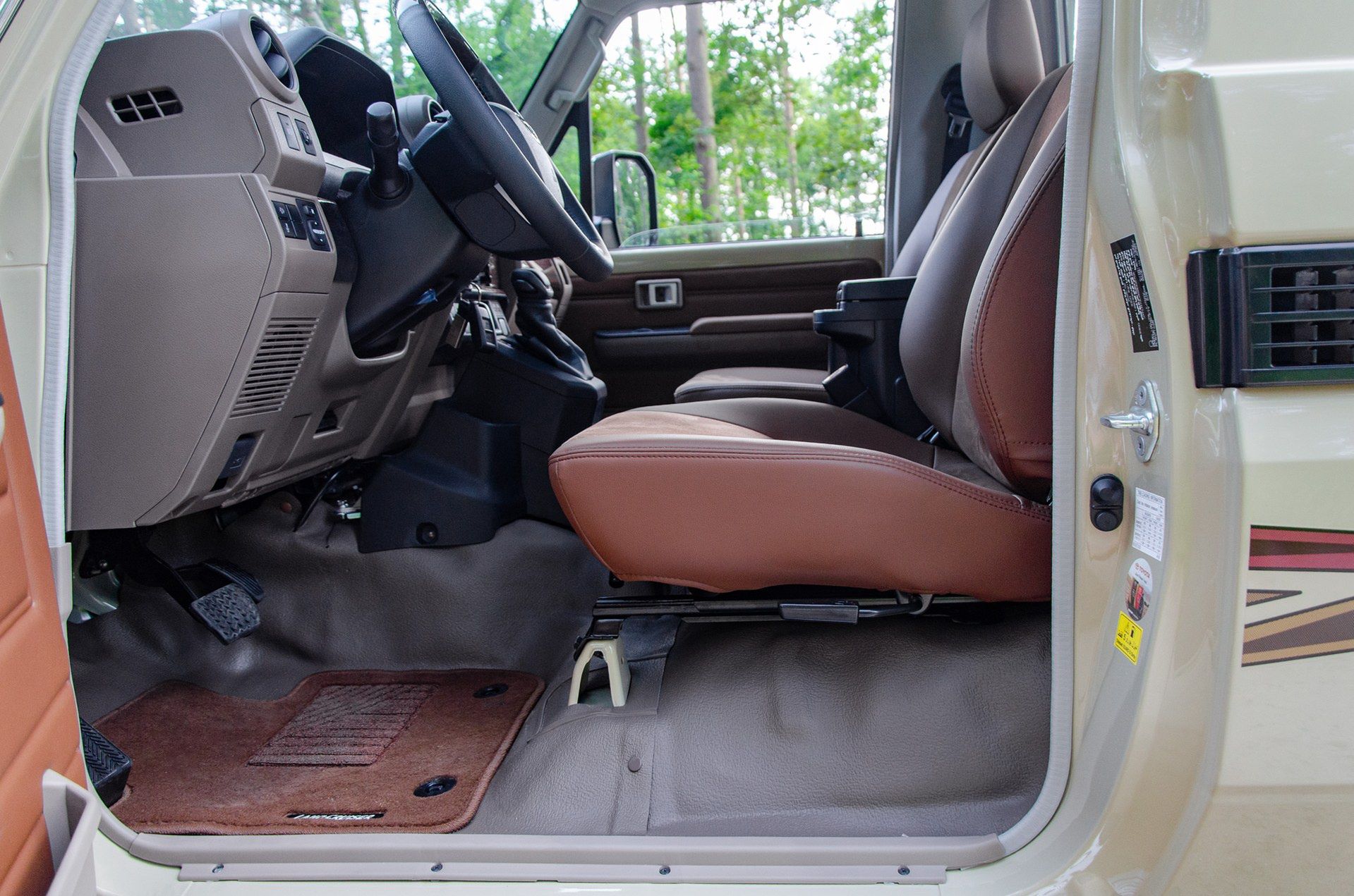 Toyota Land Cruiser 70