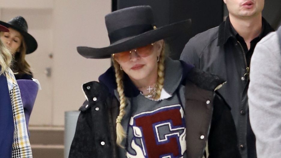 Madonna bez makijażu na lotnisku