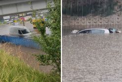 Zalane auta pod wiaduktem. Ulewa sparaliżowała drogi w Pionkach