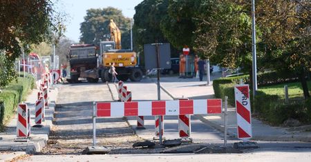 Uwaga pasażerowie komunikacji miejskiej. Jeden z przystanków od poniedziałku zmieni swoją lokalizację