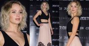 Jennifer Lawrence pokazuje brzuch na premierze