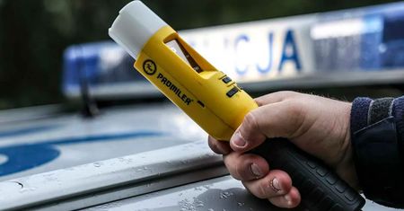 Pijany Ukrainiec jechał volkswagenem. Wydmuchał aż sześć promili alkoholu. To śmiertelna dawka