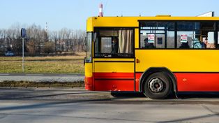 Gm. Zgierz: Wprowadzono darmową komunikację. Coraz więcej miast rezygnuje z biletów, aby zachęcić do odstawienia aut