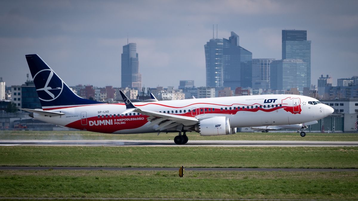 Na Euro 2024 polscy piłkarze polecieli Boeingiem 737 MAX LOT-u w biało-czerwonym malowaniu
