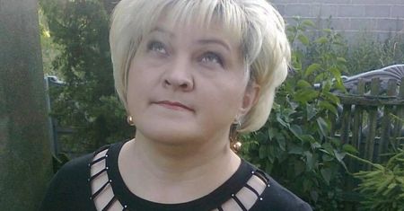 Mąż odszedł, gdy zachorowała na raka. Została sama z trójką dzieci