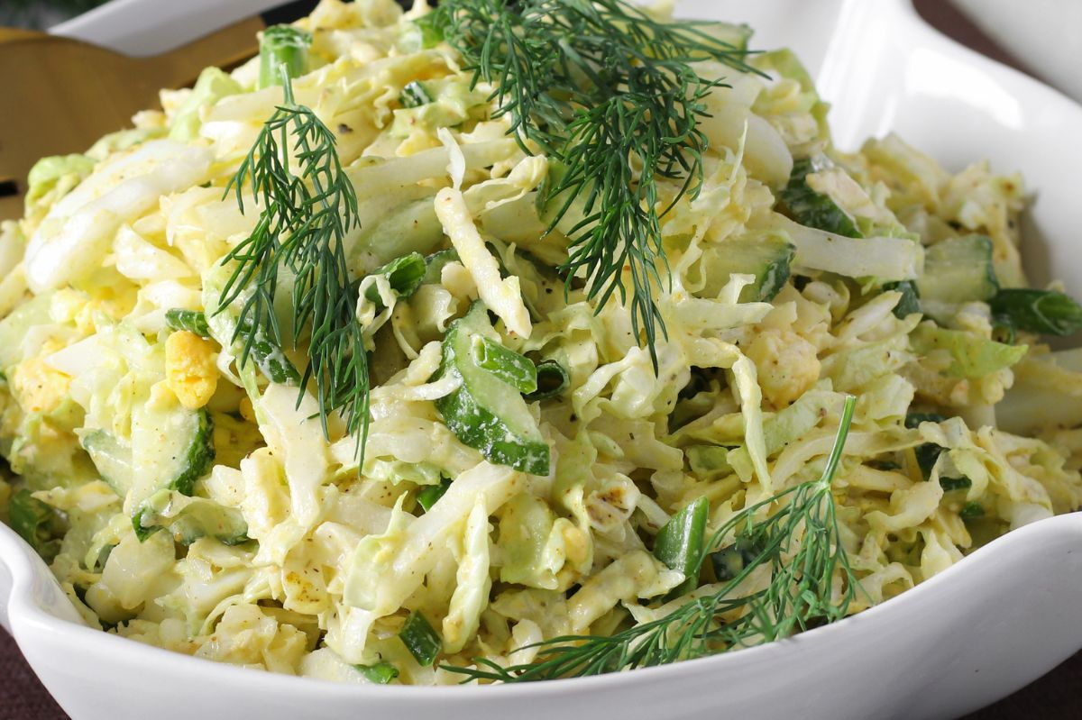 Cabbage salad with smoked fish: A twist on the classic coleslaw