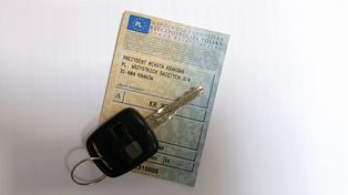 Koniec papierowego dowodu rejestracyjnego. Ministerstwo przedstawiło projekt i podało datę