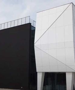 Warszawa. Nowoczesne centrum kultury na Ursynowie