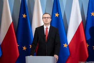 Koronawirus. Prezes PFR pisze o "emocjonalnym zmęczeniu" i chwali Polskę