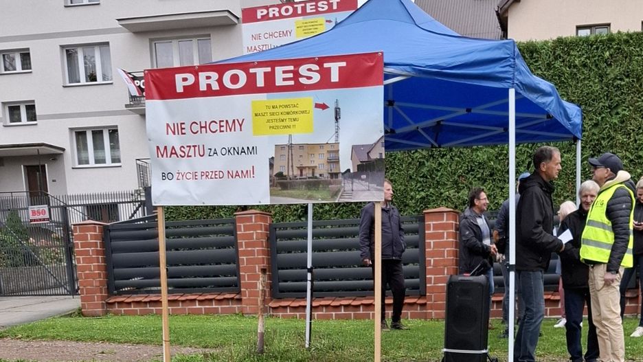 Ludzie nie chcą anteny na dachu sąsiada