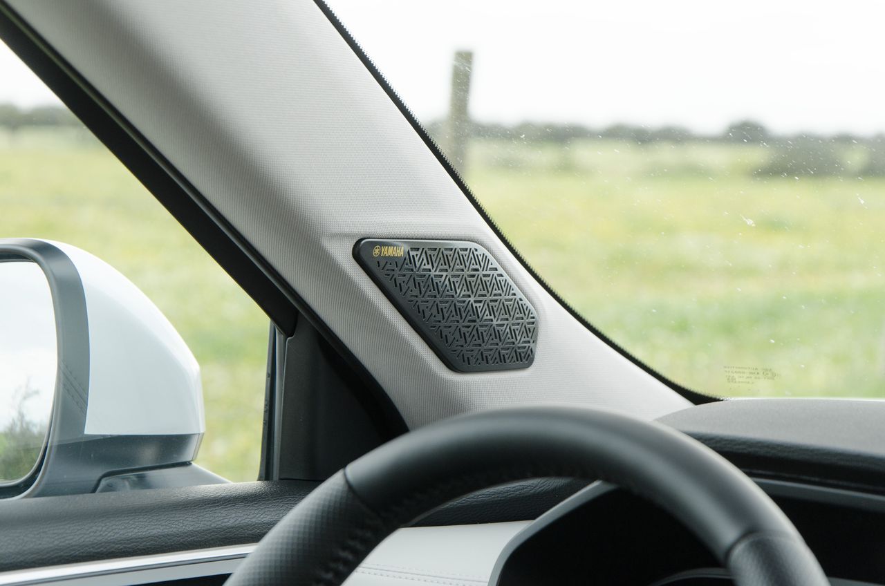 Mitsubishi Outlander PHEV (2025)