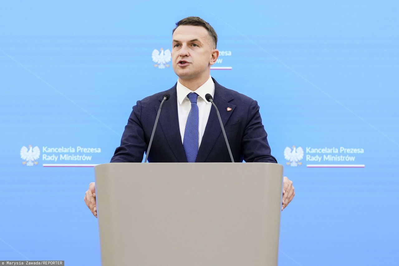 Sprzedaż kluczowej działki pod CPK. Rzecznik rządu zabrał głos