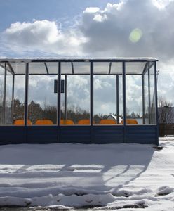 Kierowca PKS zostawił 13-latkę w szczerym polu. Nie wiedziała, gdzie jest