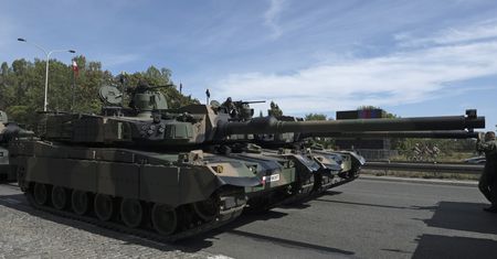 Z zachwytem zerkają na Polskę. Chcą skorzystać na jej zbrojeniach