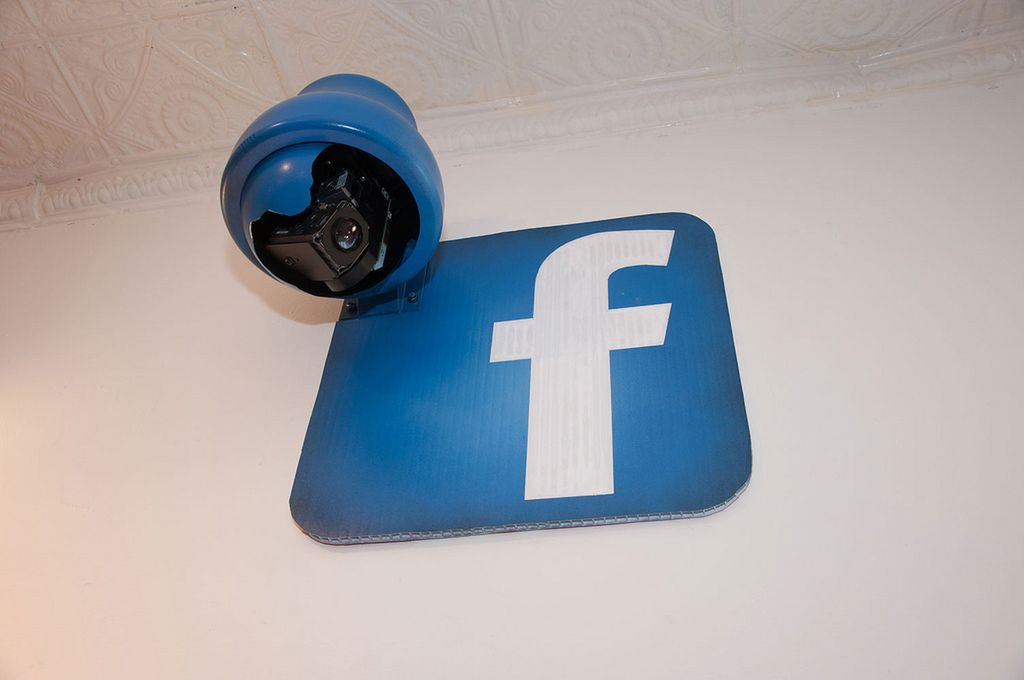 Będąc na Facebooku, zgadzasz się na udział w testach i badaniach. Tak mówi nowy regulamin 2