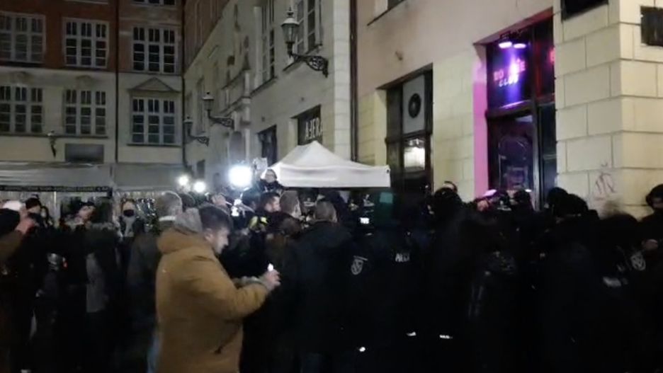 Wrocław. Policja zablokowała wejście do klubu. Znów gorąco w Pasażu Niepolda